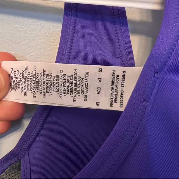 Nike Swoosh Sports bra - Picture 6 of 7